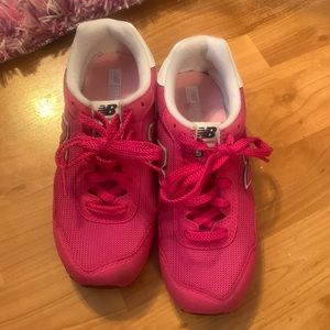 New balance kids magenta sneakers
